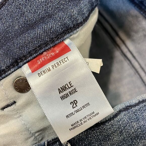 Excellent Express Jeans fringe and distressed cute high rise ankle petite 2 - Picture 8 of 9